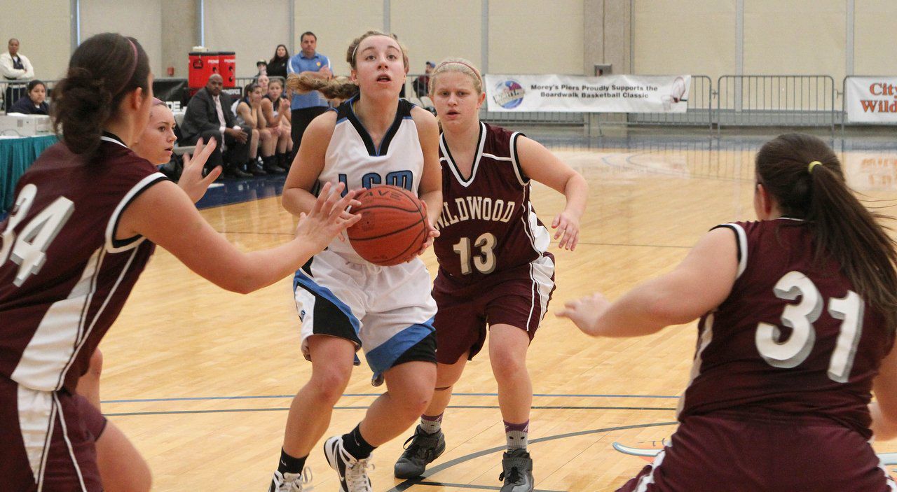 Lauren Holden, basketball, 2015